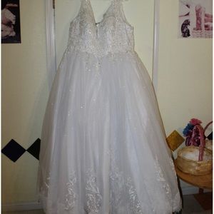 A nice wedding dress only got worn once